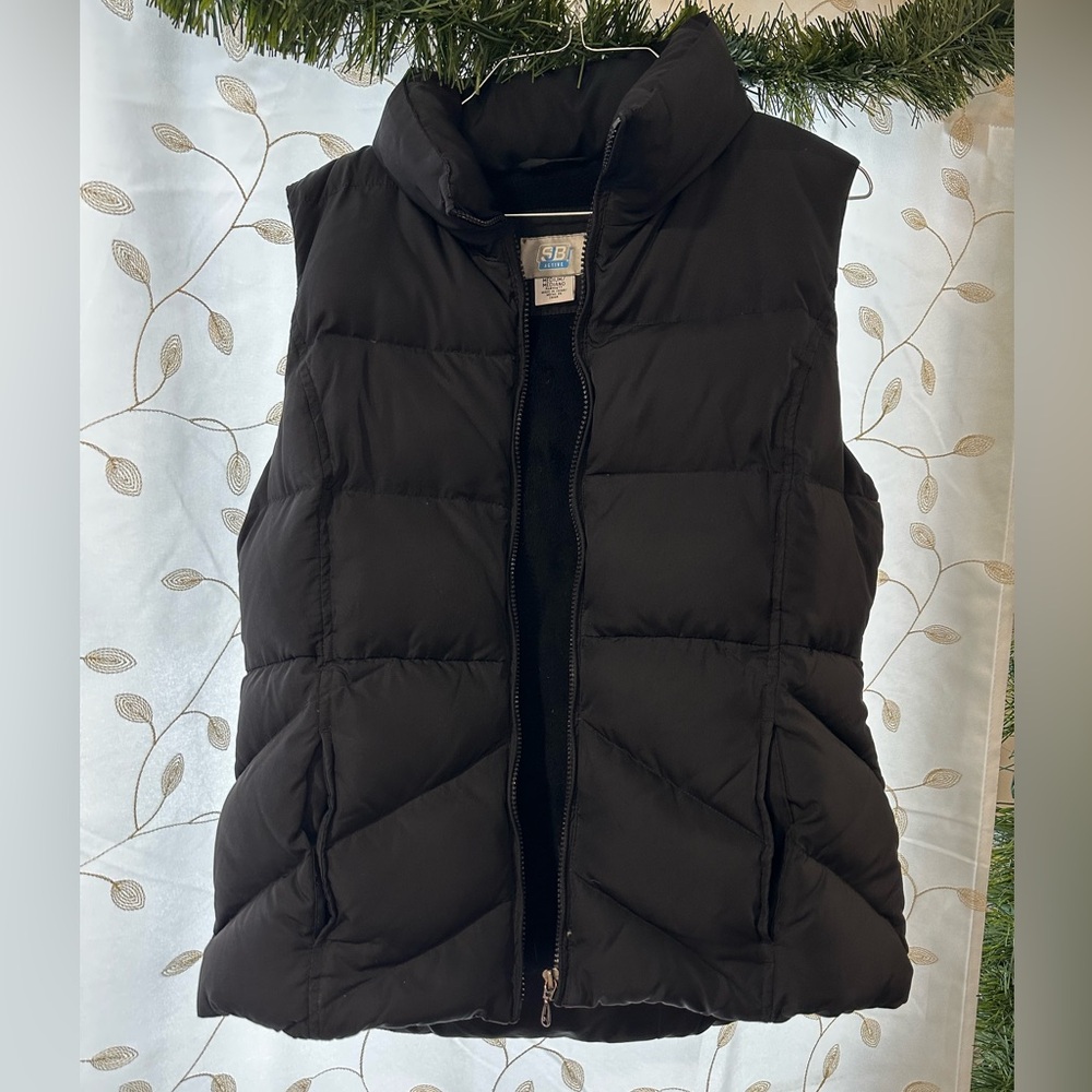 Women’s Black Puffer Vest